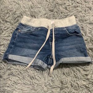 Jean shorts with stretch band